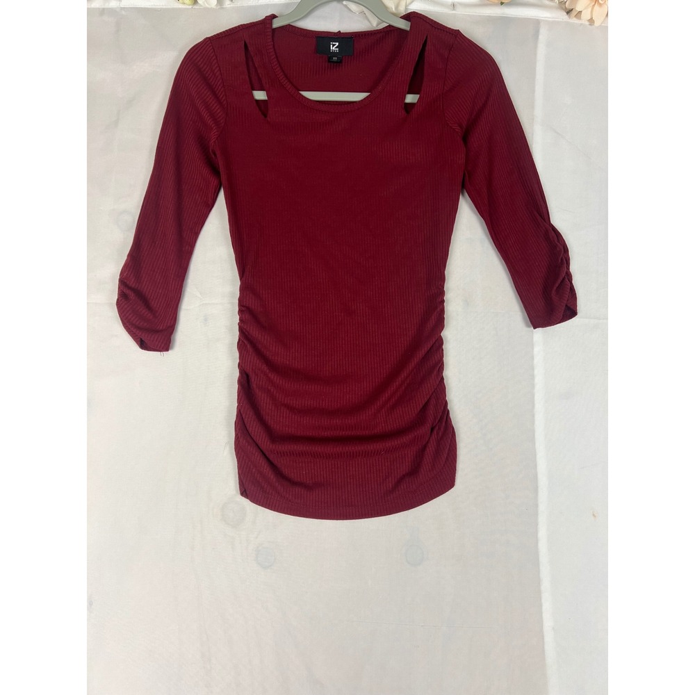 IZ Byer Burgundy Ribbed Ruched Cut Out Shoulder 3/4 Sleeve Top XS - Picture 1 of 6